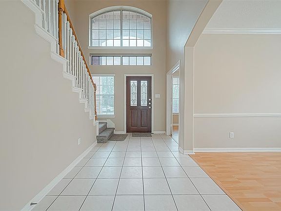 5th image of 207 Blossomwood Drive