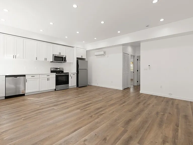 1537 Centinela Ave #9 — Photo 8