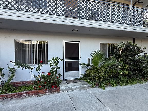 3rd image of 425 Allen Ave Unit C