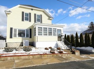 127 Endicott St, Lowell, MA 01854