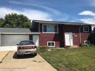 430 Jade St, Dickinson, ND 58601