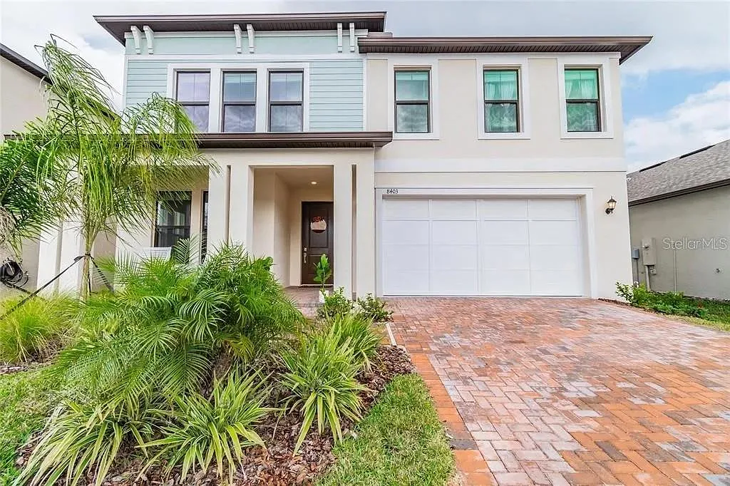 4 bed, 2.5 bath, 2627 sqft, $3,300 — Photo 1