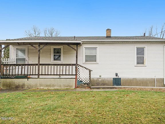 2nd image of 559 Riverside Dr