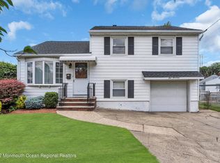 114 Plenge Dr, Belleville, NJ 07109