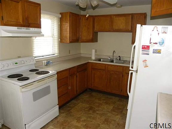 3rd image of 5 Kneeland St