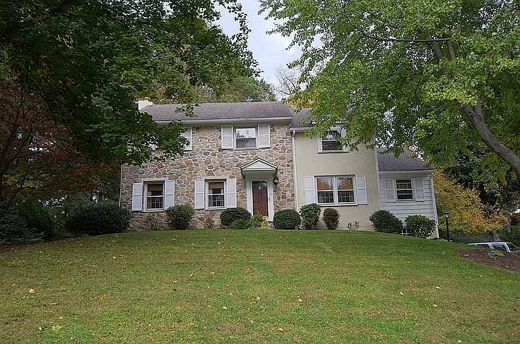 For Sale: 4 Oak Knoll Drive, Wallingford, PA 19086