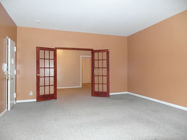 1st image of 933 8th Ave