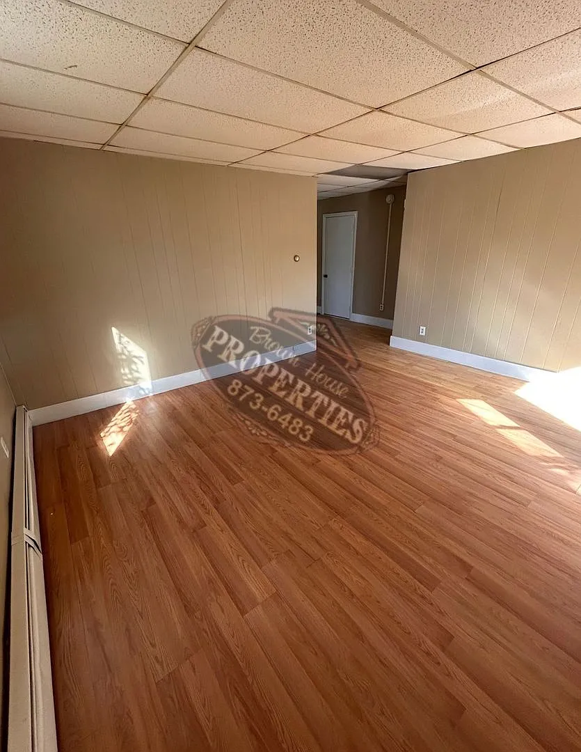 11 Union Street — Photo 1