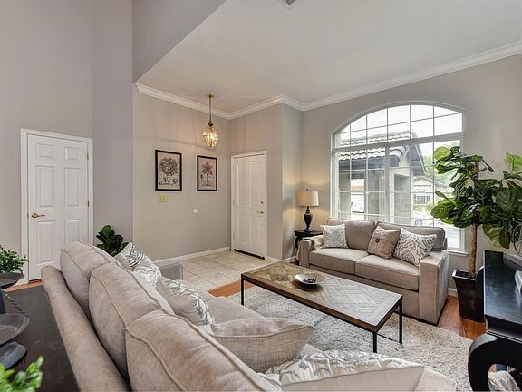5th image of 143 Elkins Cir