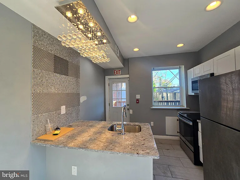 2801 W Allegheny Ave — Photo 13