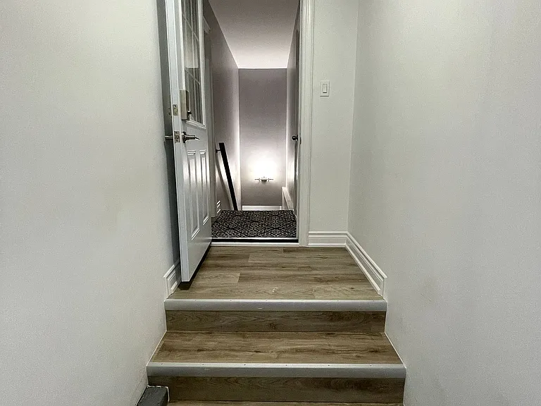 26 Tavistock Ct #BASEMENT — Photo 2