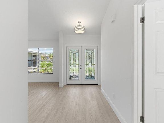 5th image of 2501 SE Marius Street