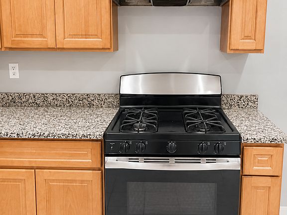 4th image of 853-855 S 12th St #1