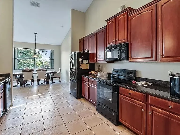 13036 Baybrook Ln — Photo 12
