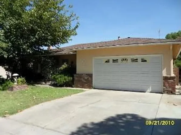2922 N 7th St, Fresno, CA 93703