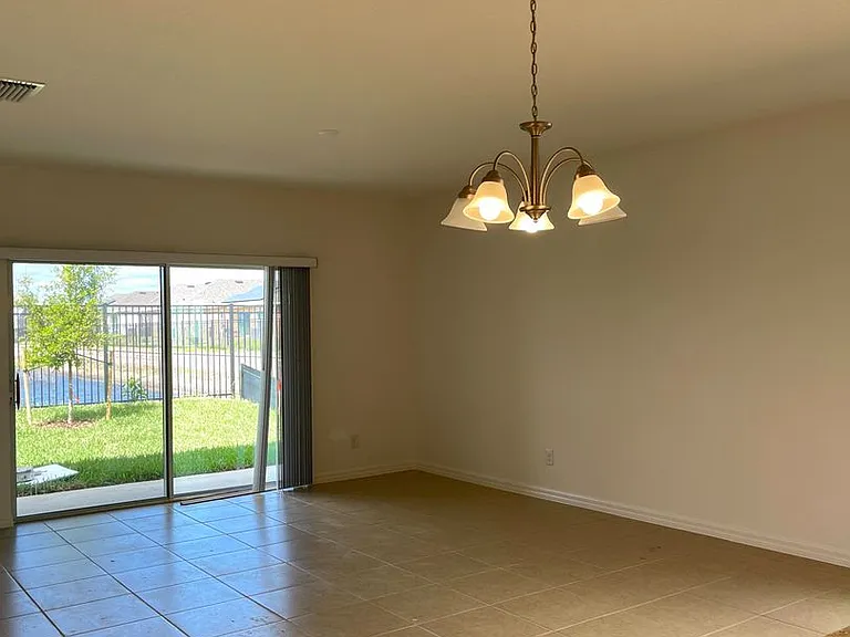 908 Anna Pl — Photo 3