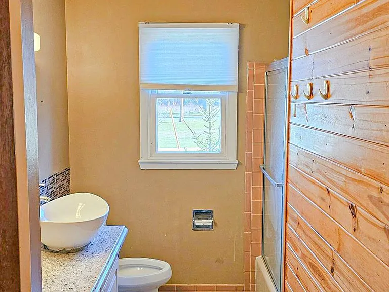 225 Monhagen Ave — Photo 5