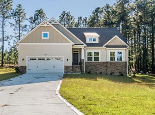 104 Roxburgh Ct, West End, NC 27376