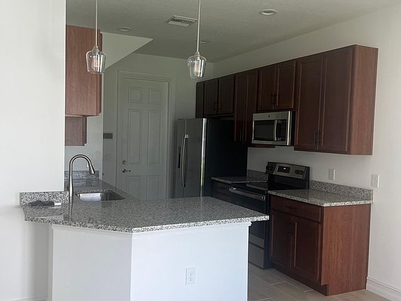 4th image of 1445 Isabella Dr #107