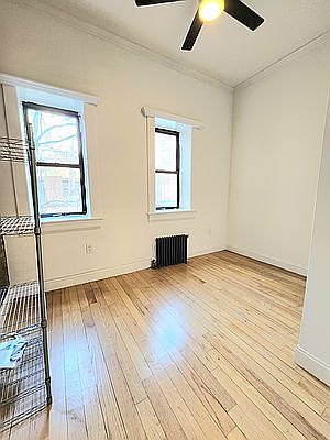 3rd image of 160 Stanton St APT 1B