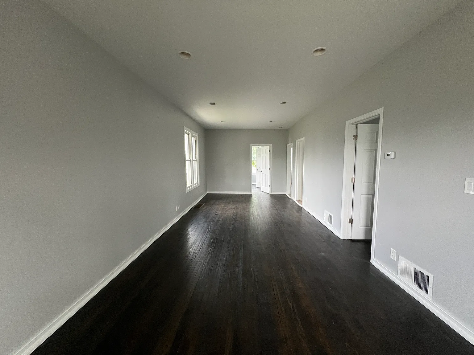 2 bed, 930 sqft, $1,500 — Photo 3