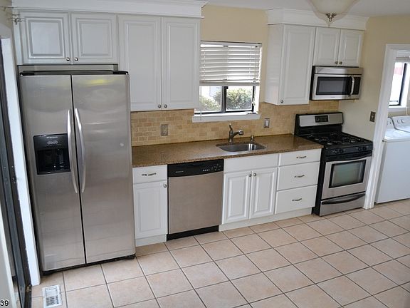 2nd image of 4331 Bloomingdale Dr #4331