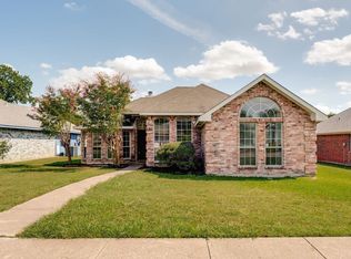 620 Willowbrook Dr, Mesquite, TX 75149