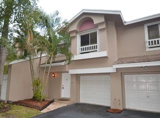 1852 Discovery Dr, Deerfield Beach, FL 33442