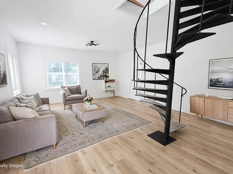 1600 E Ocean Blvd #8 — Photo 1