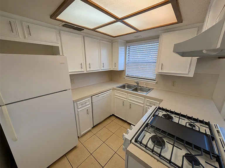 7800 Northcrest Blvd #204 — Photo 9