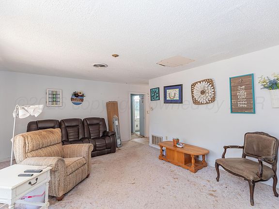 4th image of 900 S Madden St