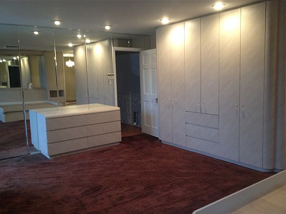 custom built in furnishing