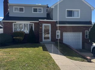 12 Rutland Rd, Massapequa, NY 11758