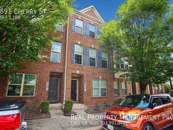 8891 Cherry St, Manassas, VA 20110