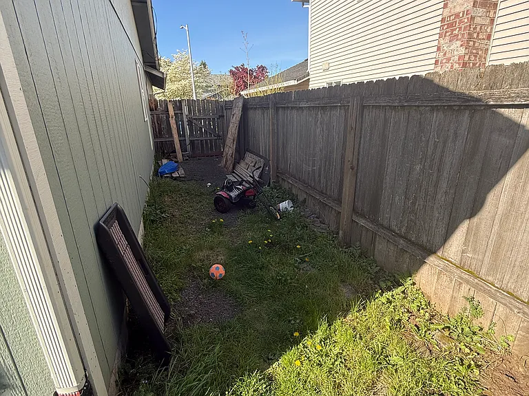 NE 1st St — Photo 15