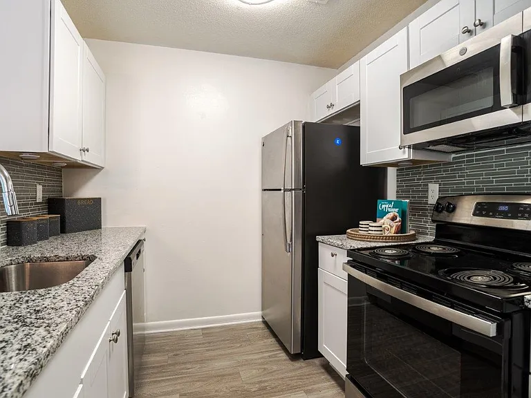 St. Andrews Commons Apartment Homes — Photo 2