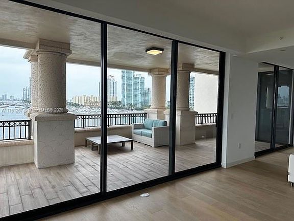 4th image of 6800 Fisher Island Dr #A6871
