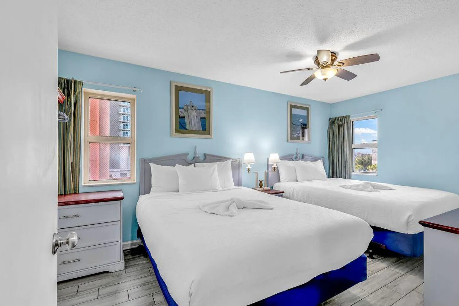 2 bed, 2.0 bath, 990 sqft, $4,548 — Photo 4
