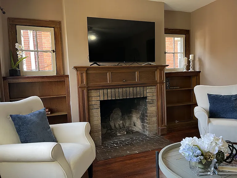 1347 Highland St — Photo 11