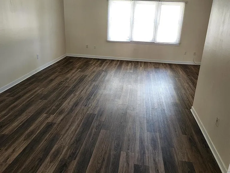 214 Castleton Ter — Photo 11