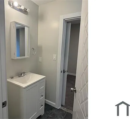 2622 University Pl NW #204 — Photo 11