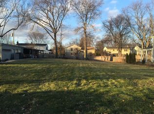 2450 Fir St, Glenview, IL 60025