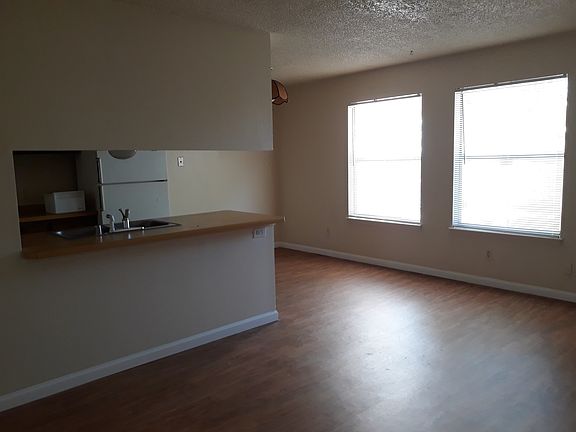 5th image of 2616 Muriel St NE #B