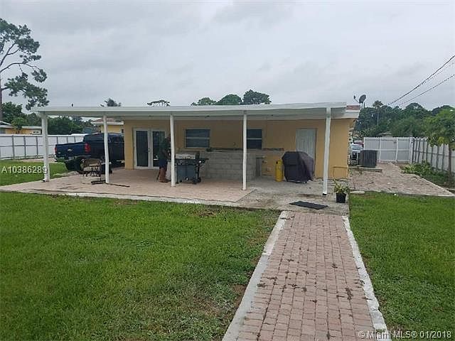 1st image of 2102 Laura Ln