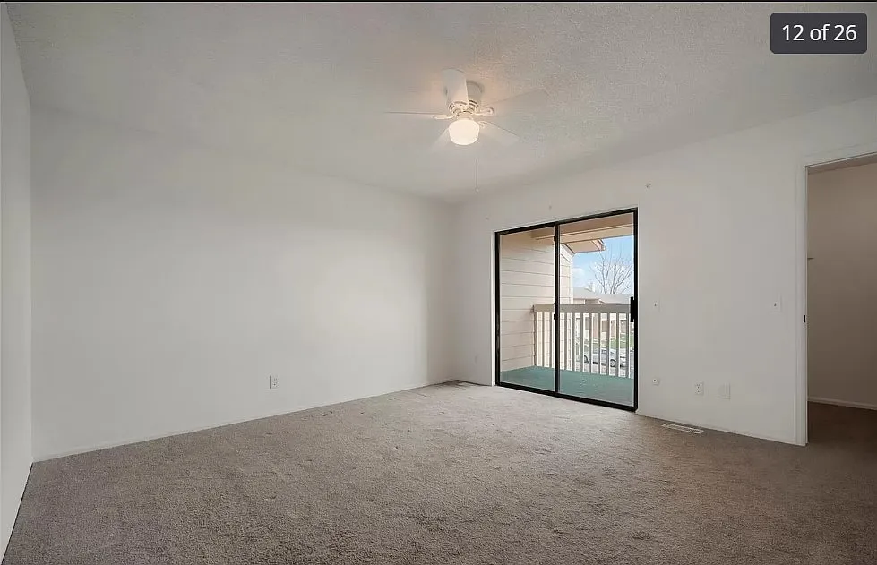 Building Photo - 11636 Community Center Dr #27