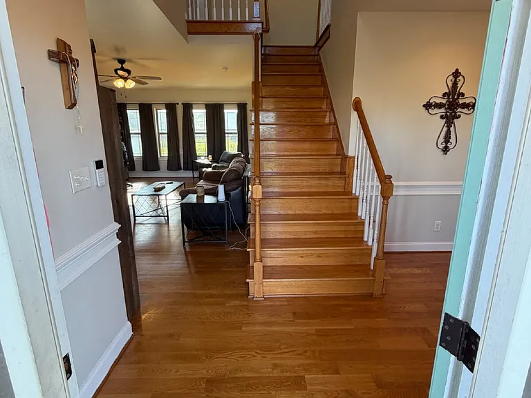 303 Glenn Laurel Dr — Photo 2