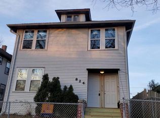 824 Lenox Ave #1, Waukegan, IL 60085