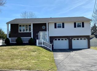 210 Dorothy St, Endicott, NY 13760