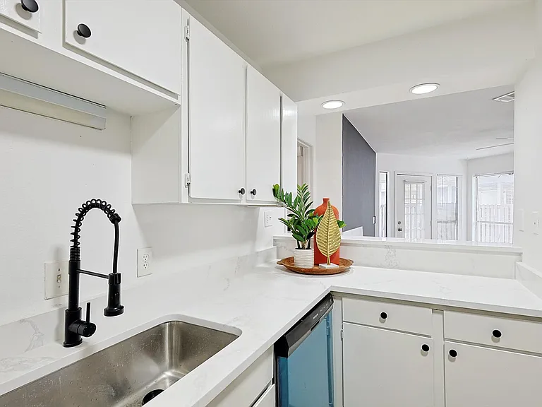 7650 Ronnie Dr — Photo 14