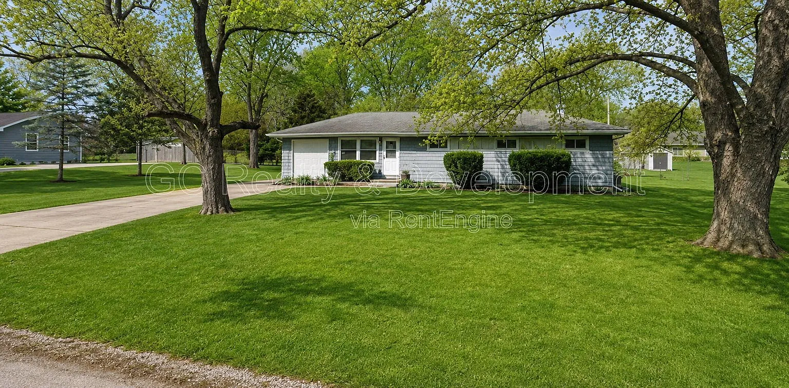 4 bed, 1.5 bath, 1250 sqft, $2,895 — Photo 1